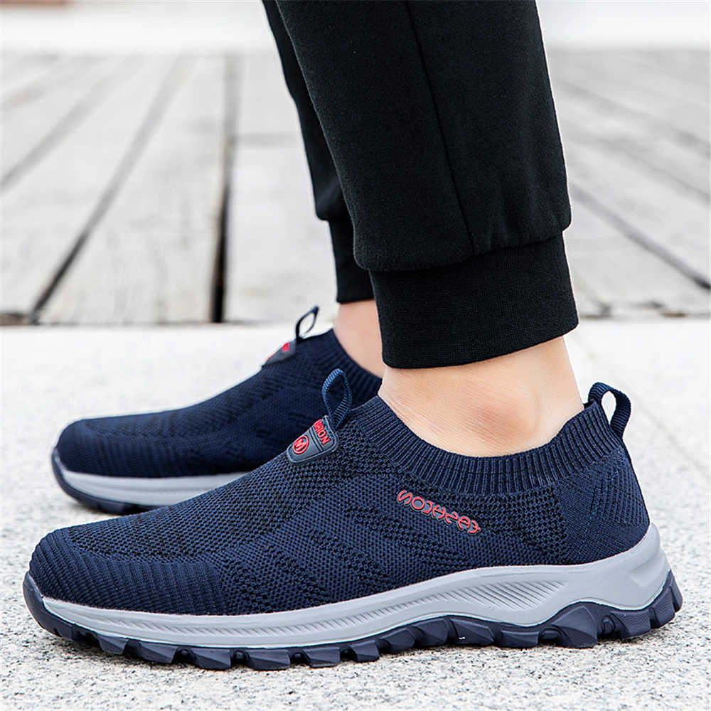 Zapatillas de deporte clásicas - Sewing Production reseña y precio