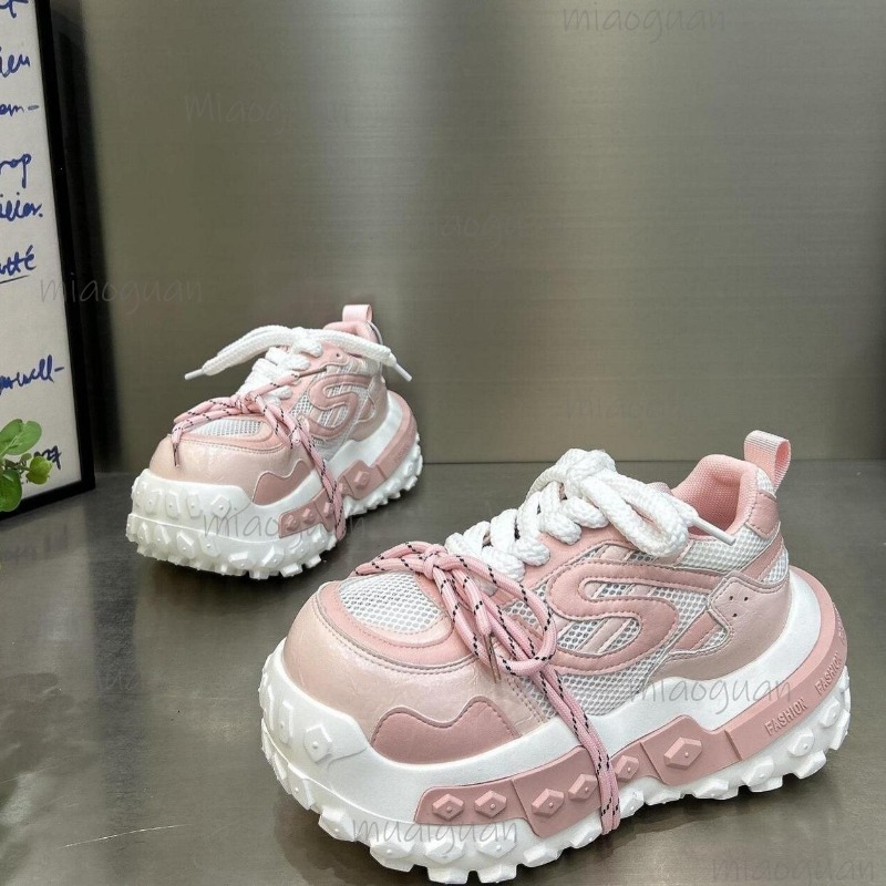 Zapatillas Deportivas de Plata - Sewing Garment reseña y precio