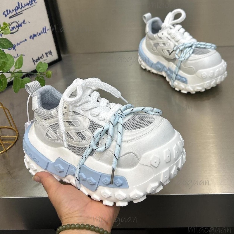 Zapatillas Deportivas de Plata - Sewing Garment reseña y precio